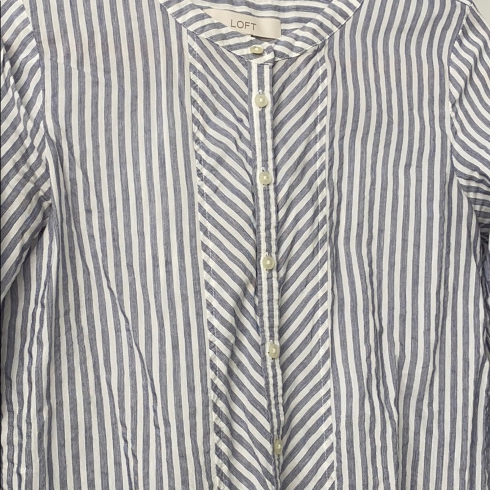 🔵Striped button down top